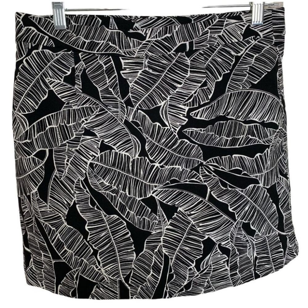 Rafaela Comfort skort black and white botanical print small